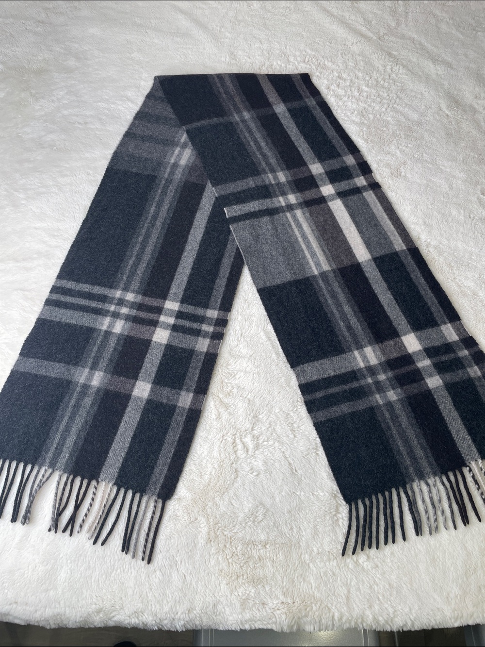 Saks Fifth Avenue Black Label Men's Cashmere Plaid Scarf in Black and Gray